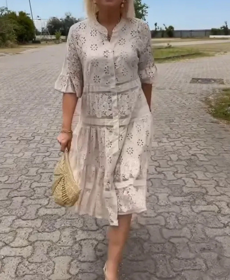 Damen nan romantisches Midikleid mit Broderie-Anglaise, durchgeknöpftem Oberteil, Stehkragen, halblangen Volantärmeln und stufigem Saum EB