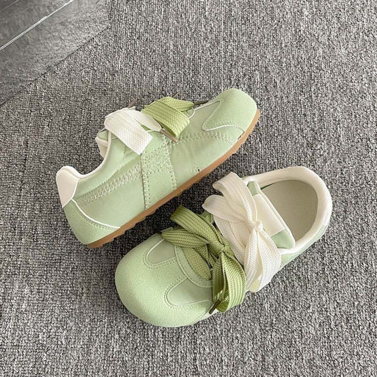 Damen modische Sneakers mit besonders weichem Obermaterial und einstellbarem Klettverschluss EB
