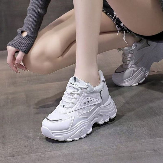 Damen Sportliche Sneakers mit atmungsaktiver Netzstruktur und dämpfender Sohle EB