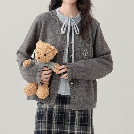 Damen Strickjacke mit dekorativen Knöpfen und hochwertiger Stickerei EB