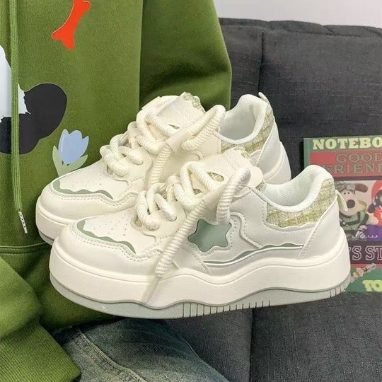 Damen Trendige Sneakers mit modischen Applikationen und gepolsterter Sohle EB