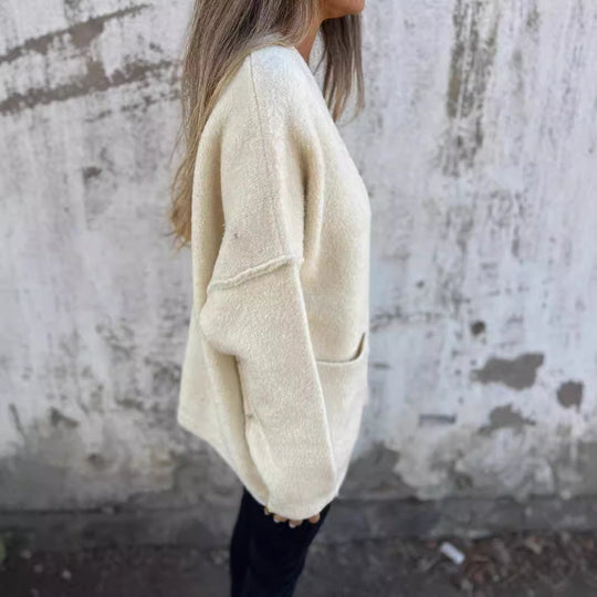 Damen kuschelige Strickjacke mit großen Taschen und Knopfdetails EB