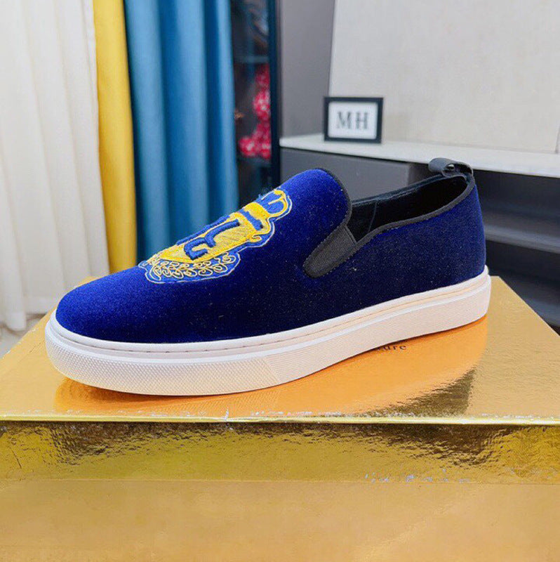 Damen Slip-On Sneakers mit modischem Zierdetail und gepolsterter Sohle EB