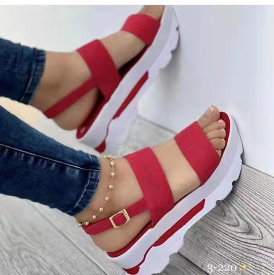 Damen Komfortable Plateau-Sandalen mit breiten Riemen und innovativer Sohle EB