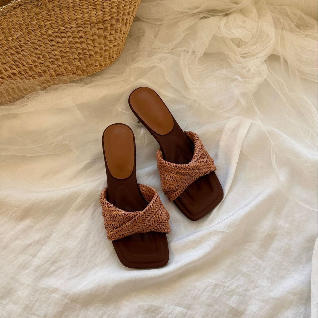 Damen Elegante Riemen-Sandalen mit niedrigem Absatz und geflochtenem Design EB