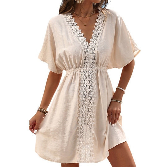 Damen Strandkleid mit elegantem V-Ausschnitt und zarten Spitzenverzierungen EB