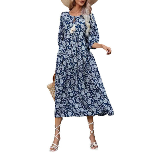Damen Maxikleid mit grafischem Blumendesign und schwingendem Saum EB