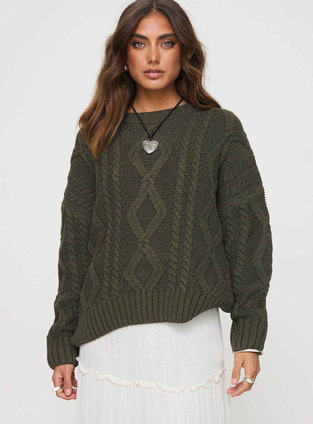 Damen Grobstrickpullover mit voluminösen Ärmeln und klassischem Zopfmuster EB