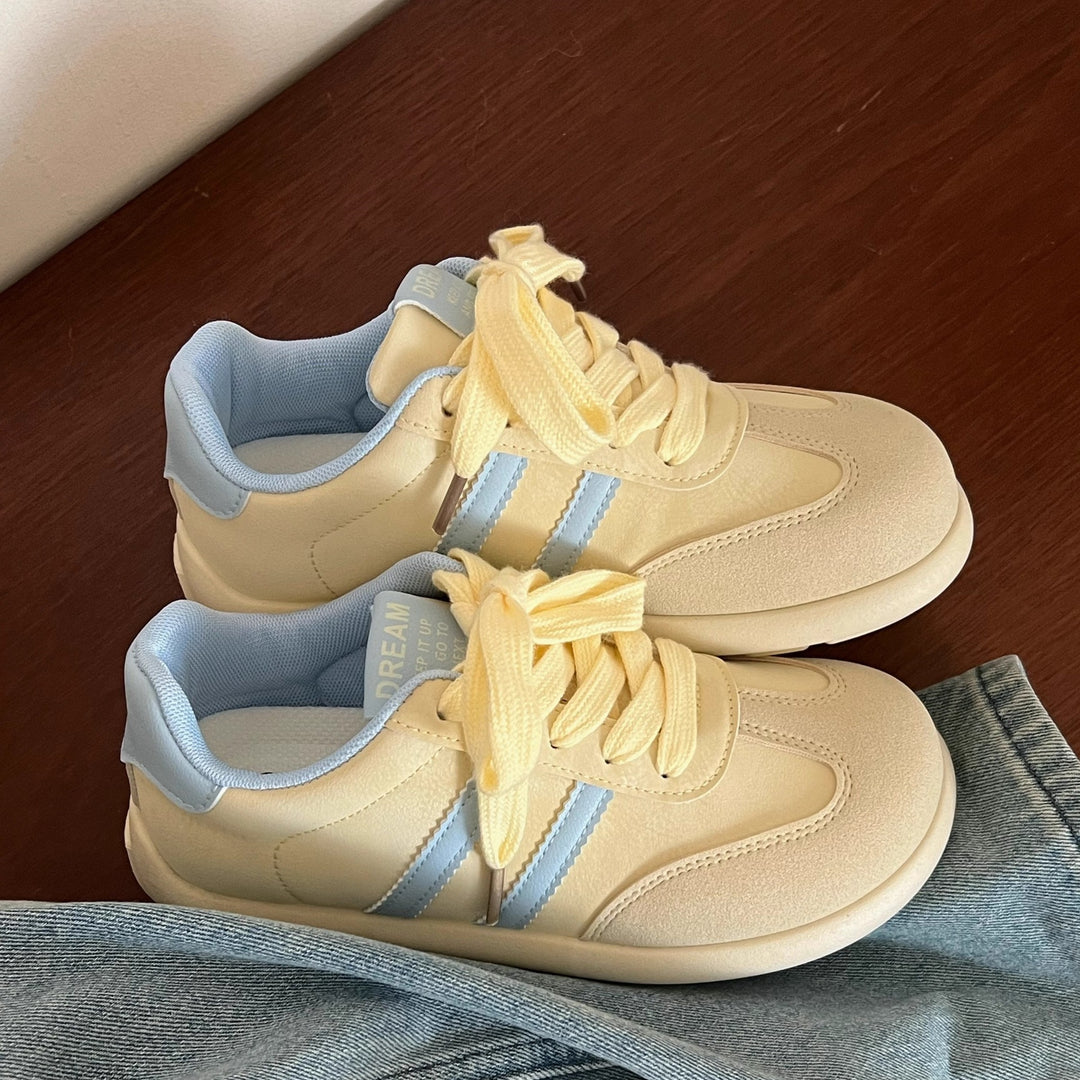 Damen Sportliche Sneakers mit weichem Obermaterial und atmungsaktiven Einsätzen EB