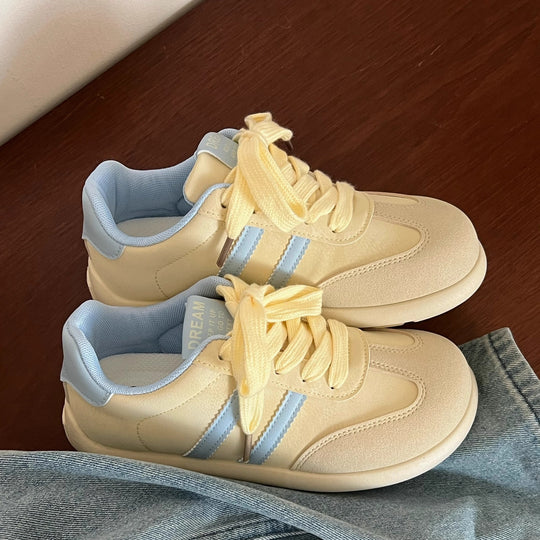 Damen Sportliche Sneakers mit weichem Obermaterial und atmungsaktiven Einsätzen EB
