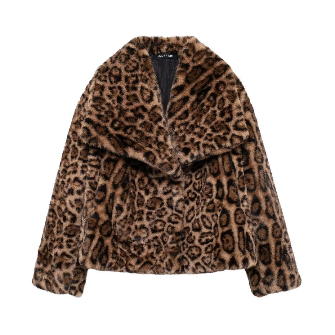 Damen nan kurze Kunstfelljacke mit Wildmuster, V-Ausschnitt und taillierter Silhouette EB