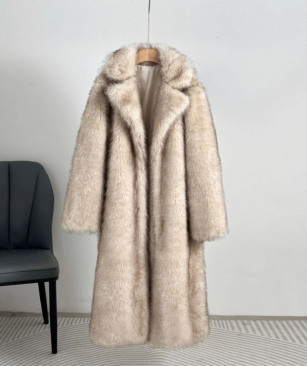 Damen Eleganter Pelzmantel mit großen Taschen EB