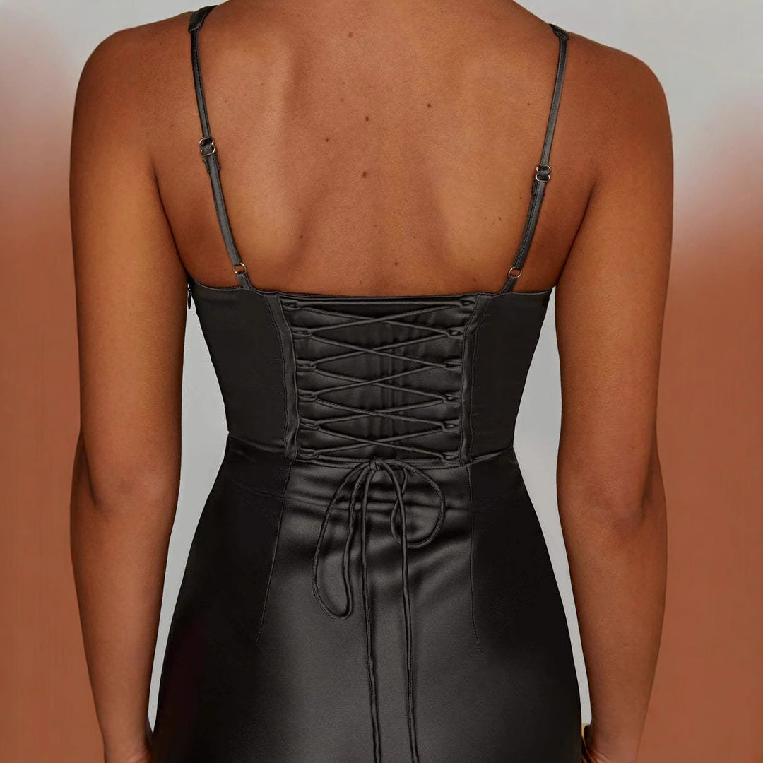 Damen Elegantes Abendkleid mit tailliertem Oberteil und schmalen Trägern EB