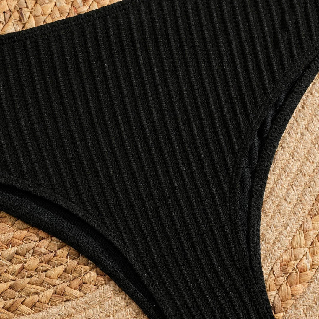 Damen Bikini-Set mit moderner Rippstruktur und eleganten Goldakzenten EB