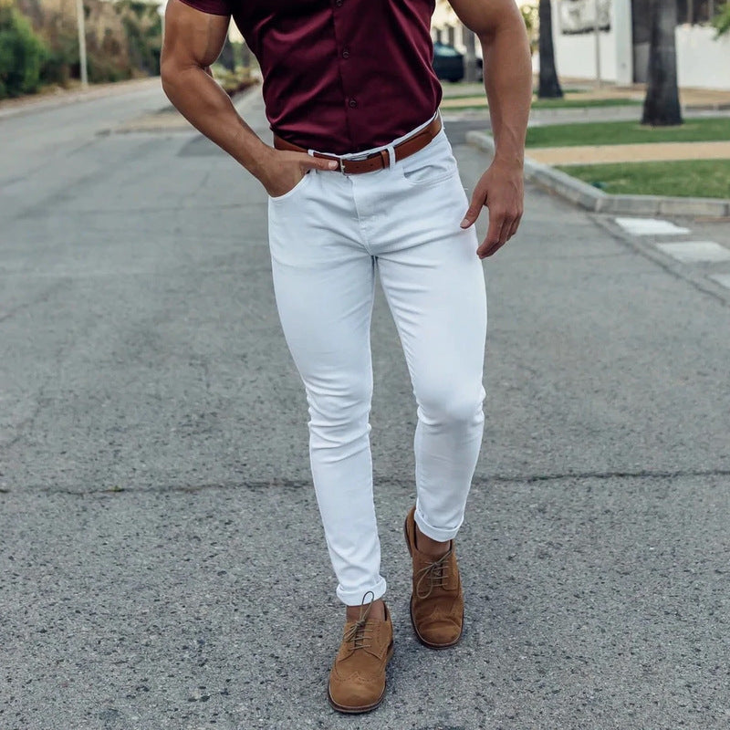 Herren nan Slim-Fit Stretch-Chino mit schmal zulaufendem Bein und dezenten Eingrifftaschen EB