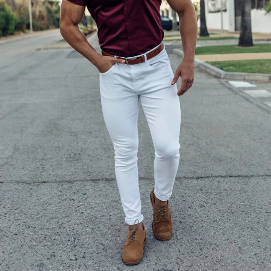 Herren nan Slim-Fit Stretch-Chino mit schmal zulaufendem Bein und dezenten Eingrifftaschen EB