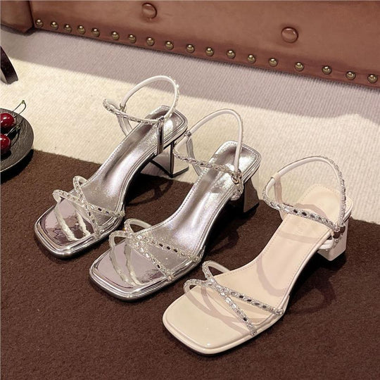 Damen modische Blockabsatz Sandalen mit zarten Verzierungen EB