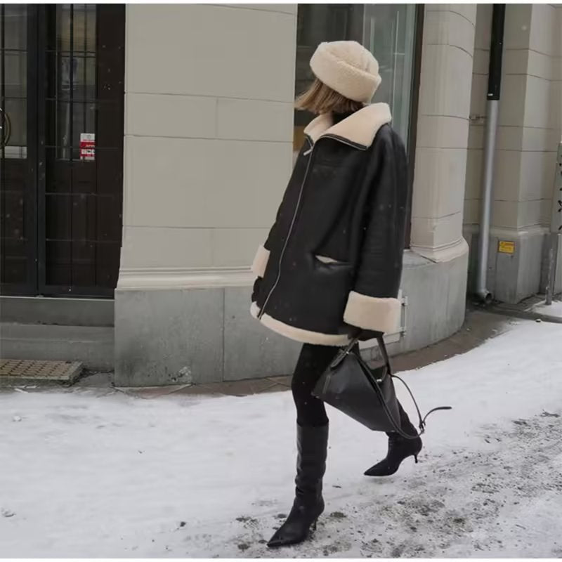Damen Kunstlederjacke mit weichem Teddyfutter und praktischen Taschen EB