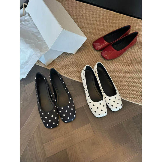 Damen Ballerinas mit quadratischer Zehenform und glänzender Oberfläche EB