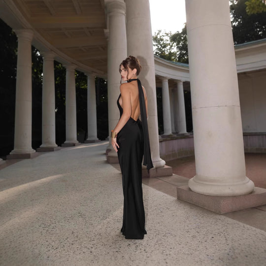 Damen Abendkleid mit elegantem Rückenausschnitt und fließendem Stoff EB