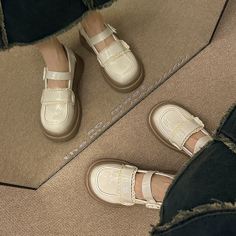 Damen Modische Ballerinas mit verstellbarem Riemen und elegantem Perlendetail EB