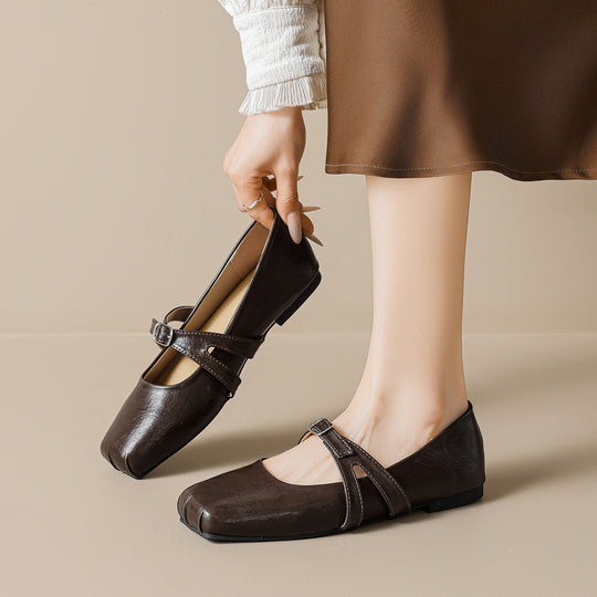 Damen Ballerinas mit verstellbarem Riemen und hochwertiger Leder-Oberfläche EB