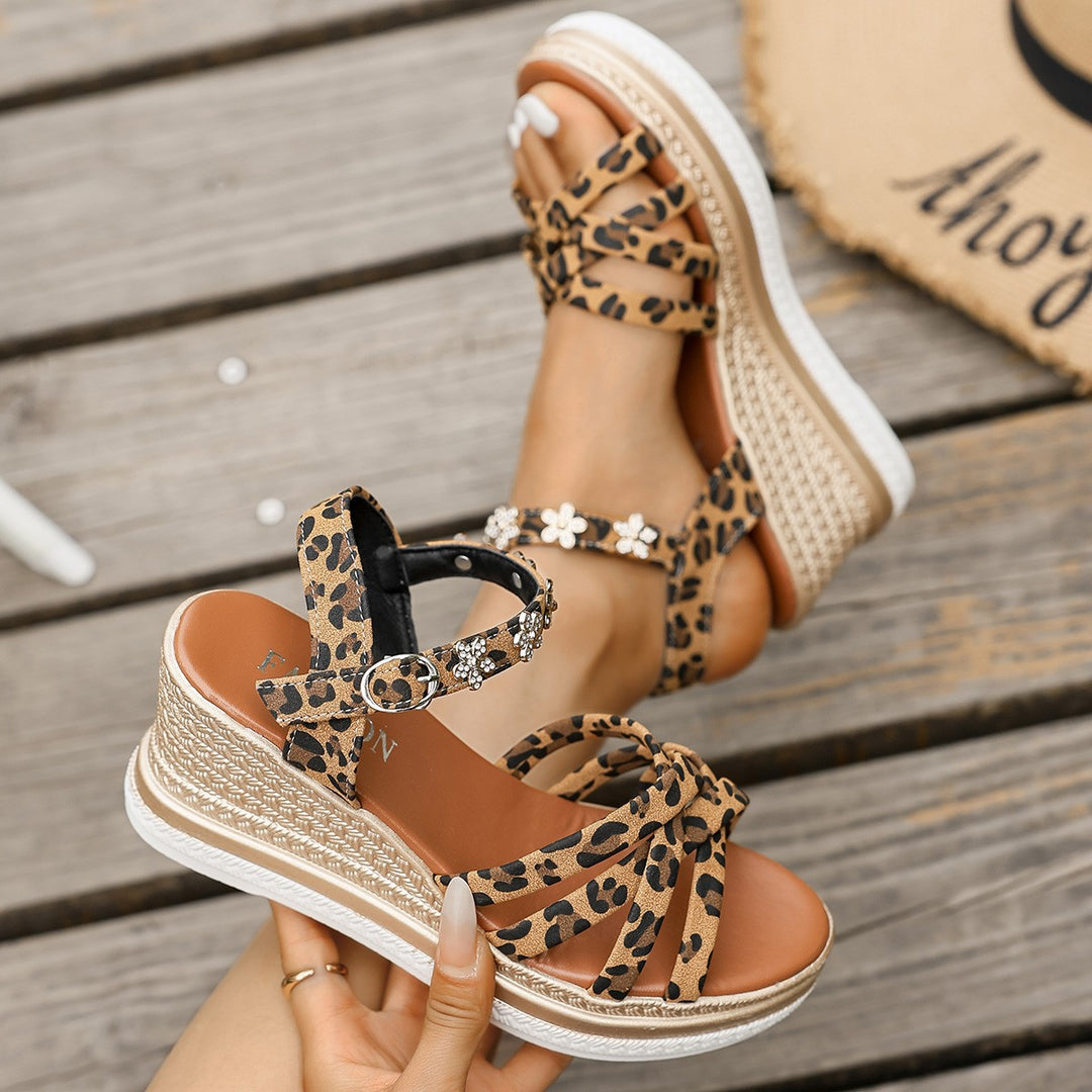 Damen Wedge-Sandalen mit dekorativen Riemen und modischem Leopardenmuster EB