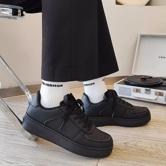 Damen Schnürsneaker mit minimalistischer Silhouette und strapazierfähigem Obermaterial EB