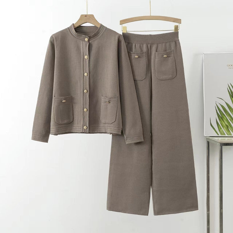 Damen gemütliches Strick-Loungewear-Set mit Knopfdetaillierung und aufgesetzten Taschen EB