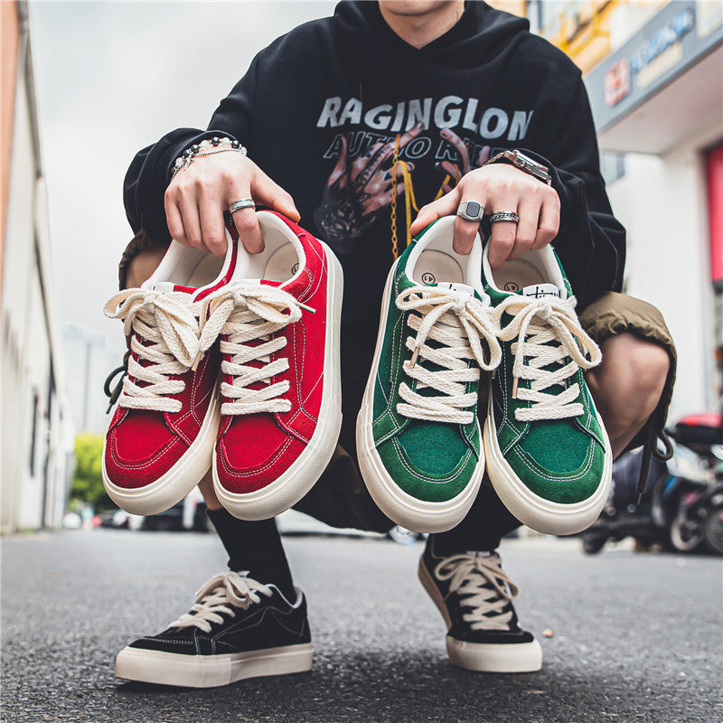 Unisex Low-Top Canvas-Sneaker mit verstärkten Nähten, gepolstertem Komfortkragen und vulkanisierter Gummisohle EB