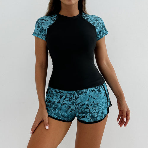 Damen Sportliches Badeoberteil mit kombinierter Shorts EB