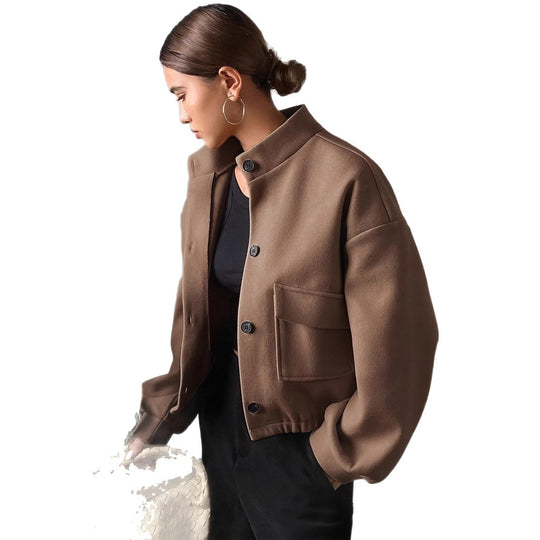 Damen Modische Kurzjacke mit Stehkragen und praktischen Taschen EB