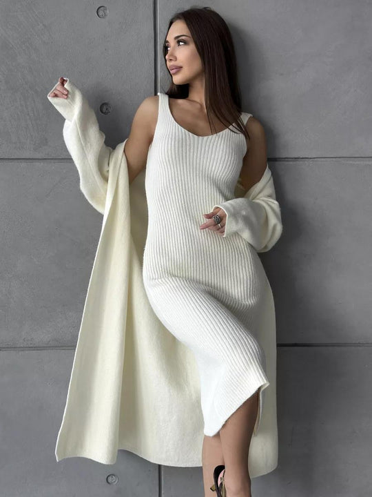 Damen Strickkleid mit tiefem V-Ausschnitt und langem Schnitt EB