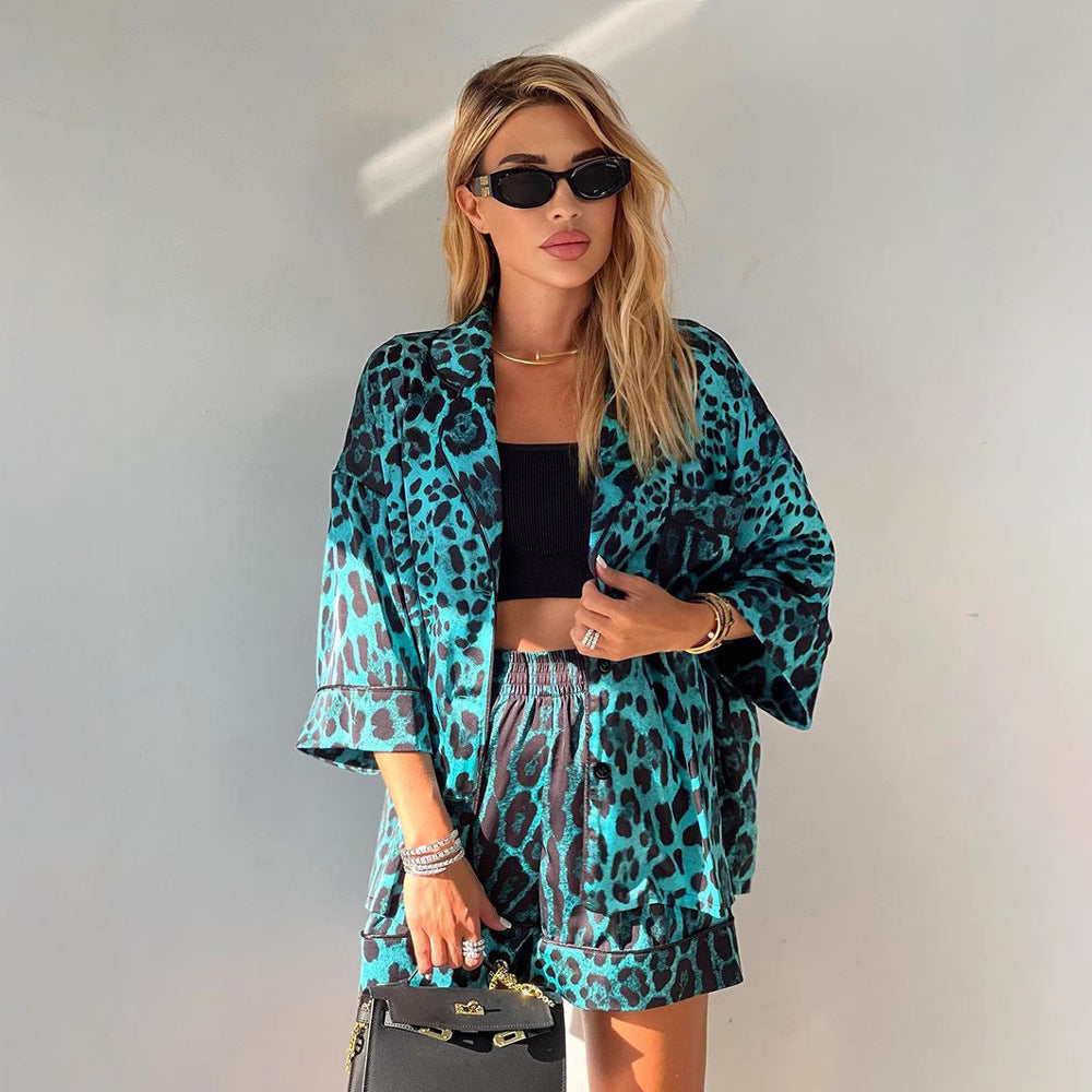 Damen Satin-Kurzarmbluse mit Leopardenmuster und lässigem Schnitt EB