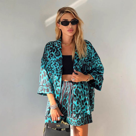 Damen Satin-Kurzarmbluse mit Leopardenmuster und lässigem Schnitt EB