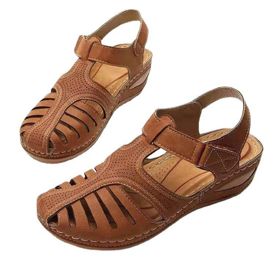 Damen Bequeme orthopädische Sandalette mit geschlossener Zehenpartie und verstellbarem Klettverschluss EB