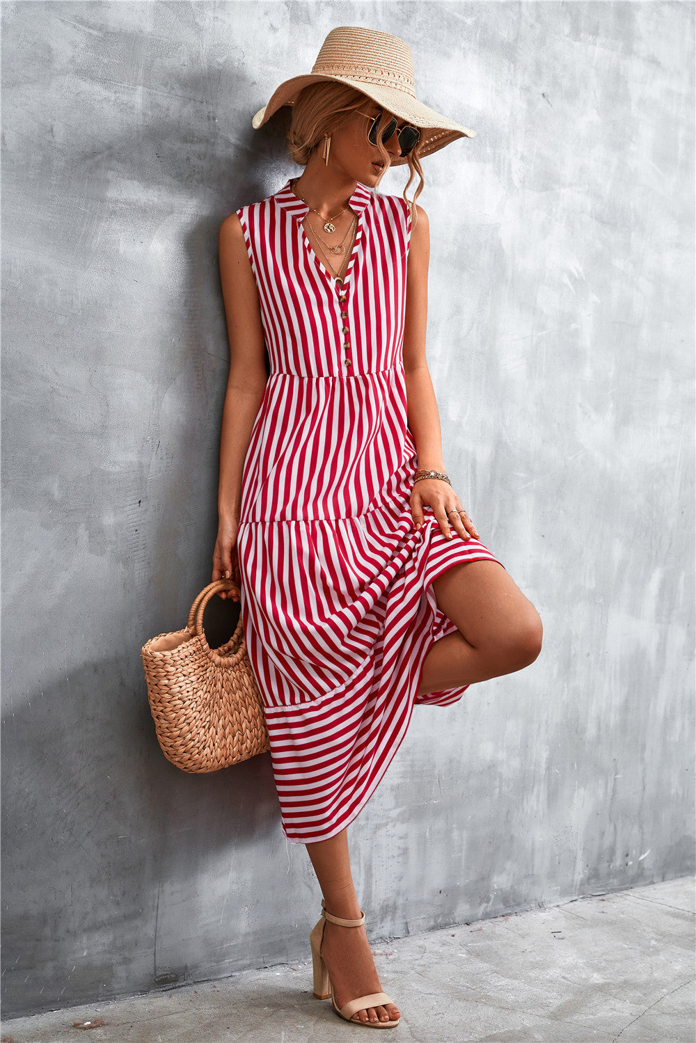 Damen Maxikleid mit gestreiftem Design, durchgehendem Knopfverschluss und voluminösem Saum EB
