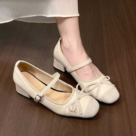 Damen Ballerina Schuhe mit elegantem Riemchen und glänzender Oberfläche EB