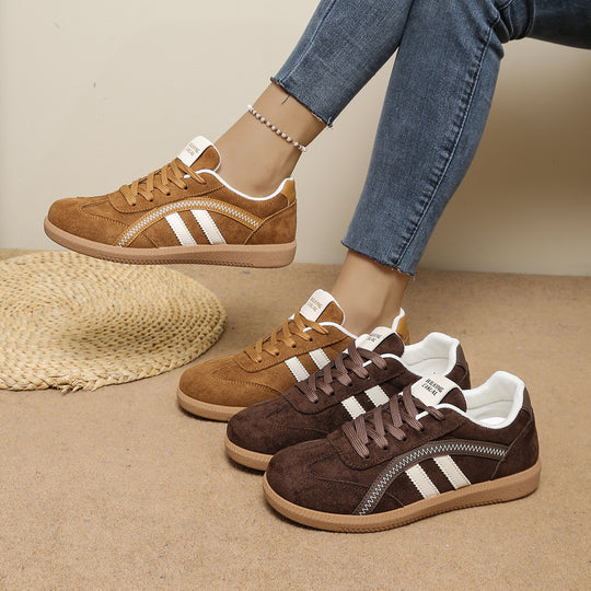 Damen Retro-Sneaker aus Veloursimitat mit gumähnlicher Laufsohle EB