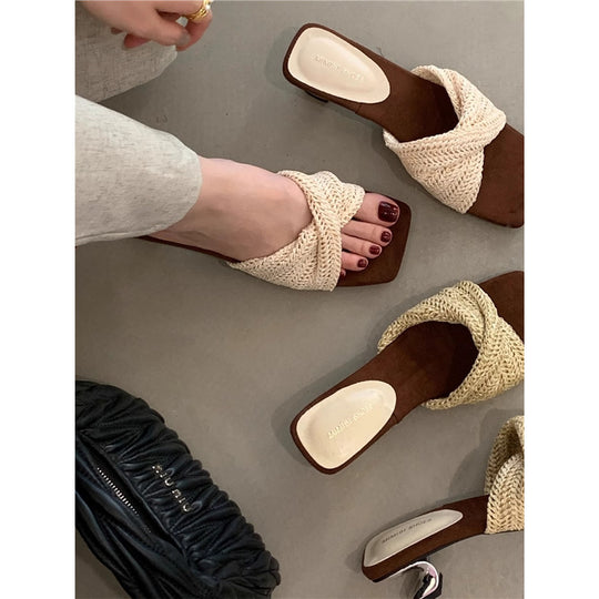 Damen trendige Badesandalen mit geflochtenem Riemendesign EB