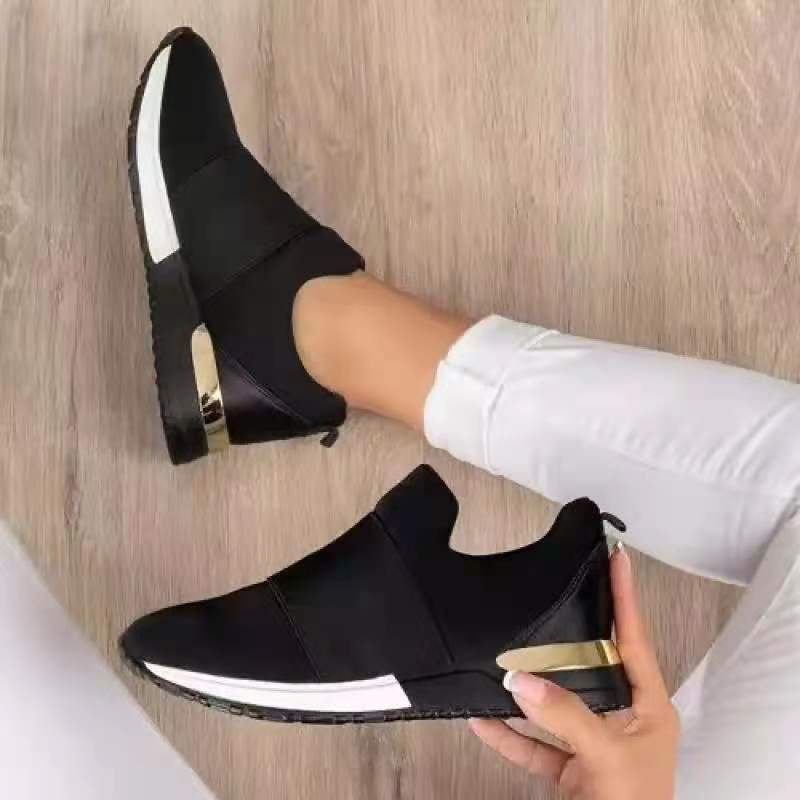 Damen Sportliche Slip-On Sneakers mit modischem Goldakzent EB