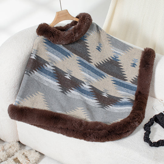 Damen Kuschelpullover mit hochwertigem Kunstfellbesatz und geometrischem Muster EB