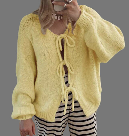 Damen Kuscheliger Strickcardigan mit großzügigem Schnitt und dekorativen Kordeln EB
