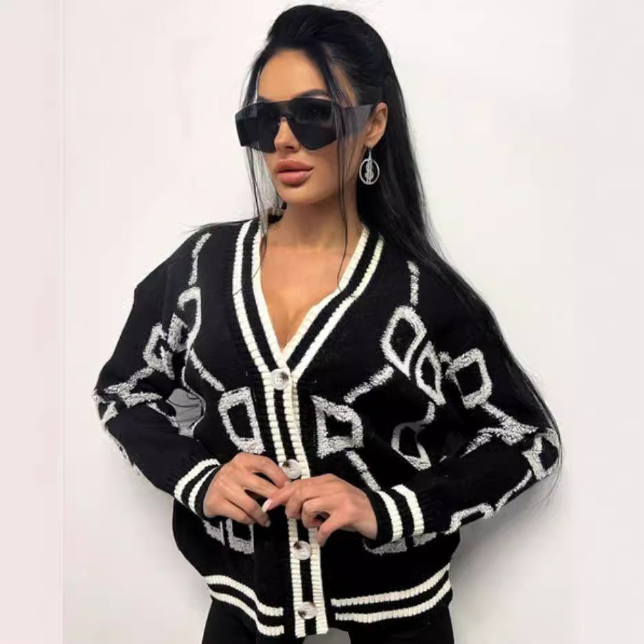 Damen kurz geschnittener Strickcardigan mit geometrischem Muster und Knopfdetails EB