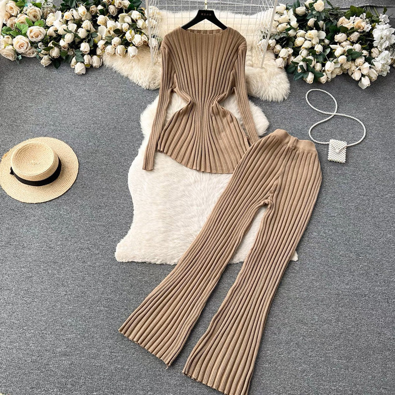 Damen modisches Strick-Loungewear-Set mit schmeichelnden Rippdetails EB