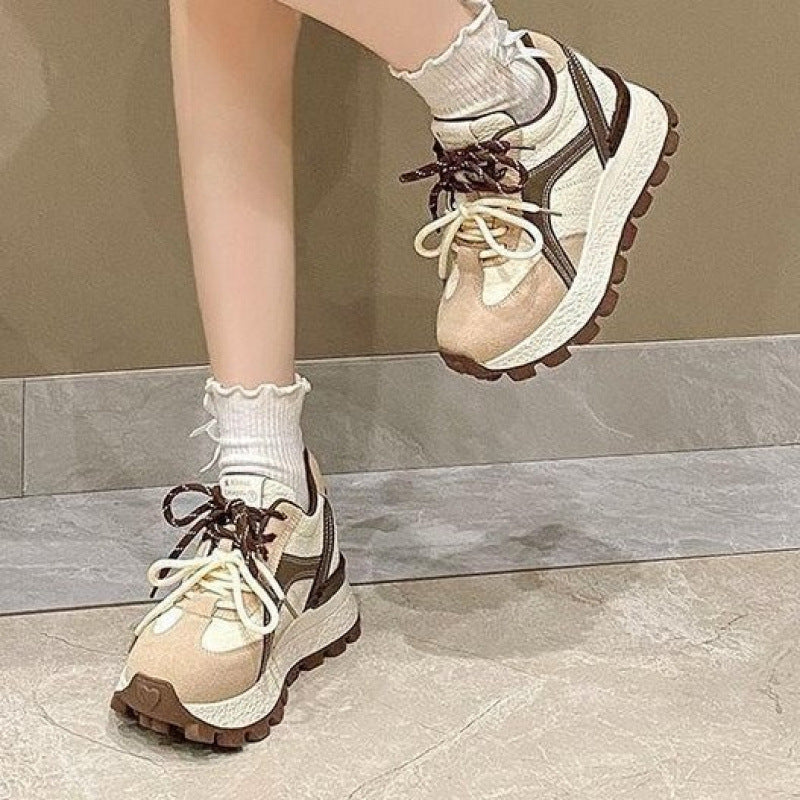 Damen Sportliche Sneakers mit hohem Plateau und trendiger Schnürung EB