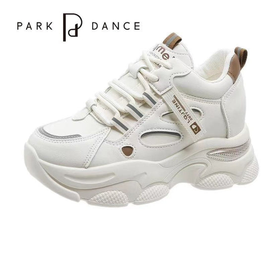 Damen Sportliche Sneakers mit luftiger Mesh-Oberfläche und robuster Sohle EB