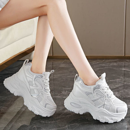 Damen Sportliche Plateau-Sneakers mit atmungsaktiver Mesh-Oberfläche und dämpfender Sohle EB