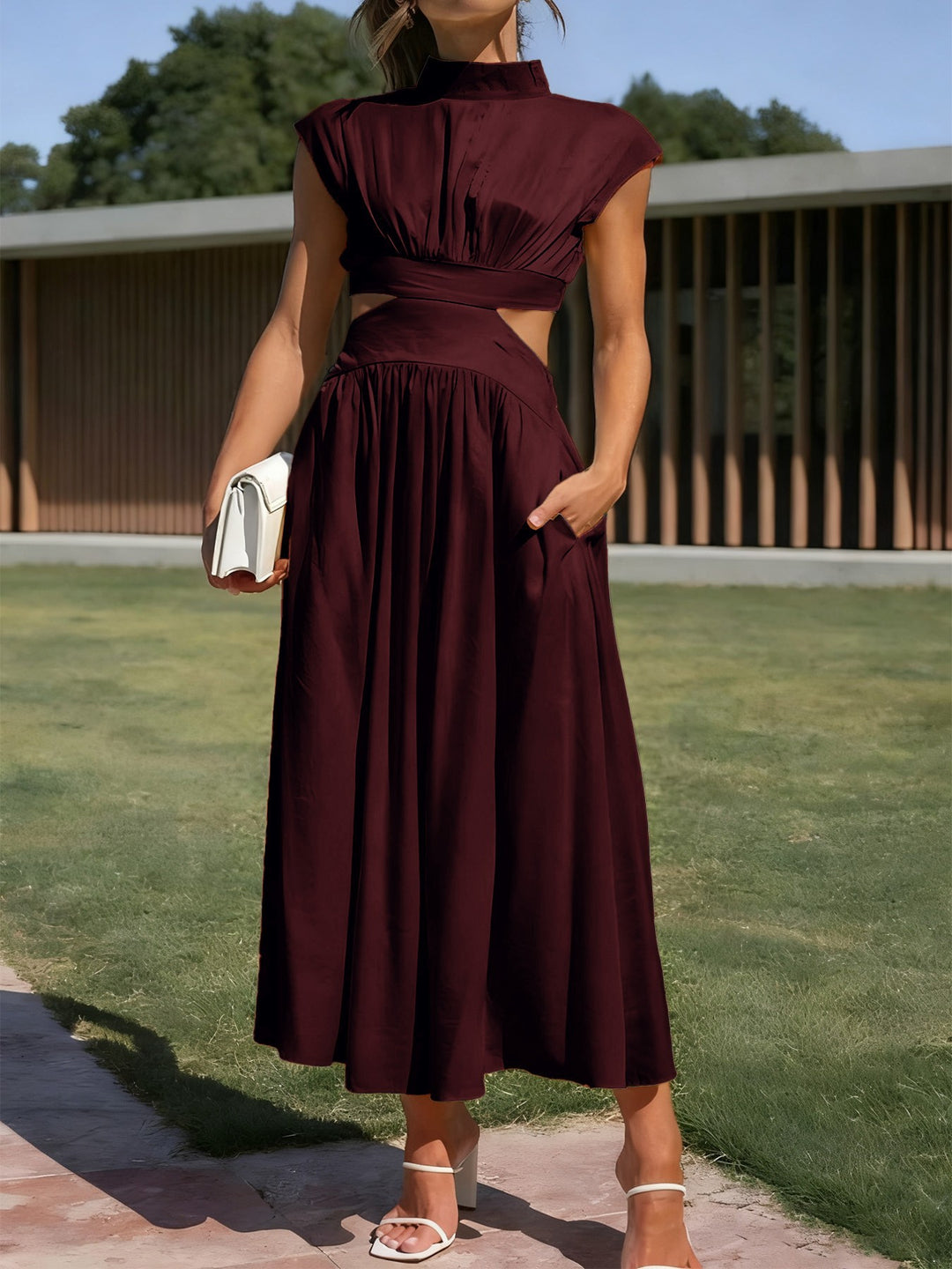 Damen Maxikleid mit elegantem Wickeldesign und raffiniertem Cut-Out EB
