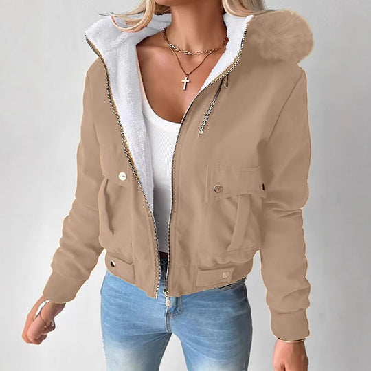Damen Kurzblouson Winterjacke mit Teddyfutter und abnehmbarer Kunstfellkapuze EB